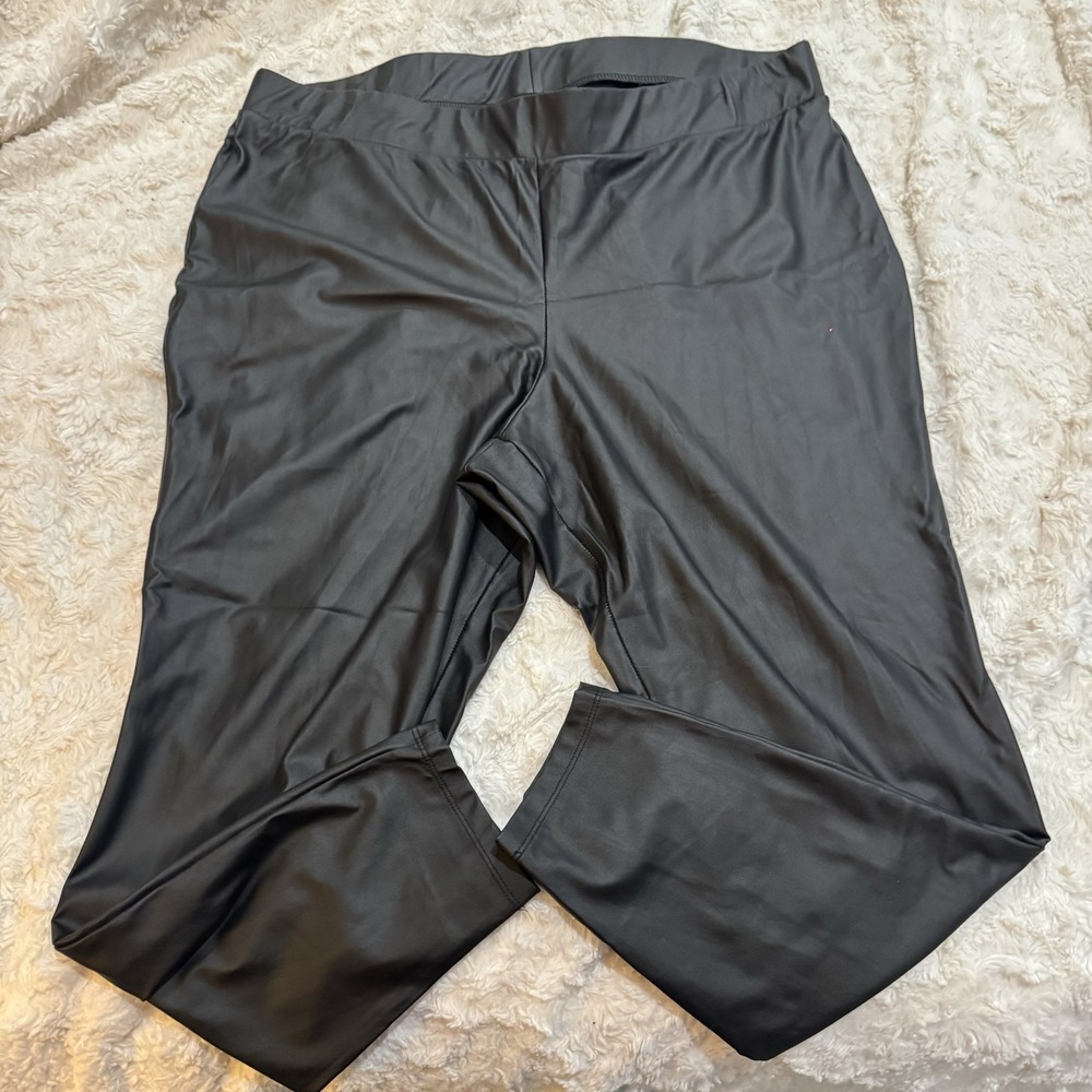 Torrid Leggings‎ Womens 3X 3 Plus Black Faux Leather Pull On Stretch Pants